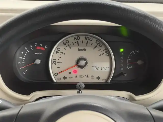 ダイハツ ミラ ココア L 三重県 2012(平24)年 12.1万km ムースピンクパール ガソリン/FF/インパネCVT/カロッツェリア『楽ナビ』（7インチ） AVIC-ZH77/（CD/DVD/MSV/FM/AM/TV/SD/Bluetooth/iPod/USB/AUX）/ETC/安全装備/・ABS（EBD機能付）/・ヒルスタートシステム（坂道発進アシスト）/・デュアルSRSエアバッグ（運転席・助手席）/・衝突安全ボディ『TAF』/装備/・キーレスエントリー/・マニュアルエアコン/・セキュリティアラーム/・電動格納ドアミラー/・13インチアルミホイール＋冬タイヤ/・純正ホイールキャップ＆夏タイヤあり