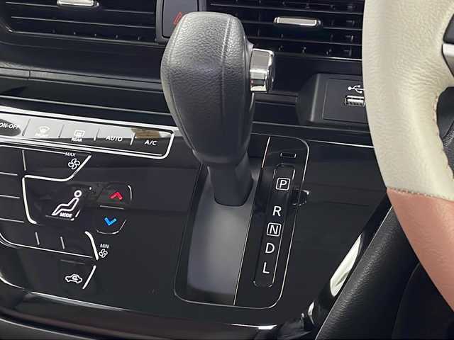 日産 デイズ ボレロ 新潟県 2020(令2)年 0.5万km ホワイトパール ディーラーオプション9インチナビ（型式：MM319D-L）/・CD/DVD/ブルーレイ/Bluetooth/フルセグ/衝突被害軽減システム/アラウンドビューモニター/純正ETC/純正フロアマット/ハーフレザーシート/純正14インチAW夏タイヤ/ABS/横滑り防止機能/前後コーナーセンサー/盗難防止装置/ハロゲンヘッドライト/オートライト/オートマチックハイビーム
