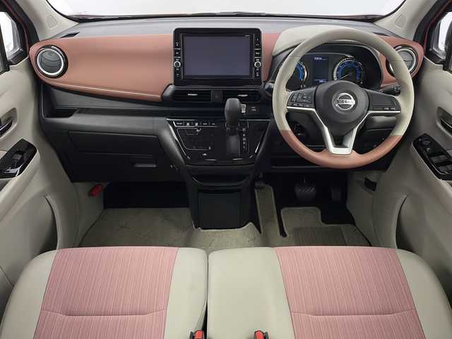 日産 デイズ ボレロ 新潟県 2020(令2)年 0.5万km ホワイトパール ディーラーオプション9インチナビ（型式：MM319D-L）/・CD/DVD/ブルーレイ/Bluetooth/フルセグ/衝突被害軽減システム/アラウンドビューモニター/純正ETC/純正フロアマット/ハーフレザーシート/純正14インチAW夏タイヤ/ABS/横滑り防止機能/前後コーナーセンサー/盗難防止装置/ハロゲンヘッドライト/オートライト/オートマチックハイビーム
