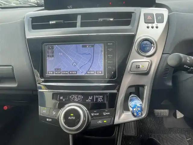 トヨタ プリウス α S 岡山県 2015(平27)年 10.2万km アティチュードブラックマイカ (株)IDOMが運営する【じしゃロン岡山店】の自社ローン専用車両になります。こちらは現金またはオートローンご利用時の価格です。自社ローンご希望の方は別途その旨お申付け下さい/後期型/AC100 V1500Wコンセント/バックカメラ/ワンセグ/ETC
