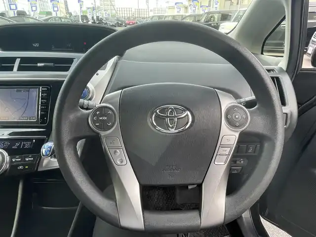 トヨタ プリウス α S 岡山県 2015(平27)年 10.2万km アティチュードブラックマイカ (株)IDOMが運営する【じしゃロン岡山店】の自社ローン専用車両になります。こちらは現金またはオートローンご利用時の価格です。自社ローンご希望の方は別途その旨お申付け下さい/後期型/AC100 V1500Wコンセント/バックカメラ/ワンセグ/ETC