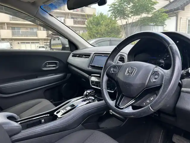ホンダ ヴェゼル ハイブリッド X 宮崎県 2014(平26)年 12.9万km クリスタルブラックパール /ナビ(MDV-727DT)//TV/CD/DVD/Bluetooth//ETC//クルーズコントロール//ステリングスイッチ（連動なし）//パドルシフト//オートライト//純正フロアマット//純正アルミホイール//ドアバイザー//電格ウィンカーミラー//取扱説明書//保証書//スペアキー×１