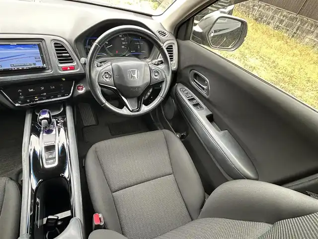 ホンダ ヴェゼル ハイブリッド X 宮崎県 2014(平26)年 12.9万km クリスタルブラックパール /ナビ(MDV-727DT)//TV/CD/DVD/Bluetooth//ETC//クルーズコントロール//ステリングスイッチ（連動なし）//パドルシフト//オートライト//純正フロアマット//純正アルミホイール//ドアバイザー//電格ウィンカーミラー//取扱説明書//保証書//スペアキー×１