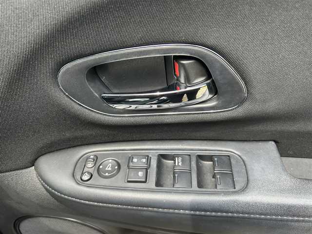 ホンダ ヴェゼル ハイブリッド X 宮崎県 2014(平26)年 12.9万km クリスタルブラックパール /ナビ(MDV-727DT)//TV/CD/DVD/Bluetooth//ETC//クルーズコントロール//ステリングスイッチ（連動なし）//パドルシフト//オートライト//純正フロアマット//純正アルミホイール//ドアバイザー//電格ウィンカーミラー//取扱説明書//保証書//スペアキー×１