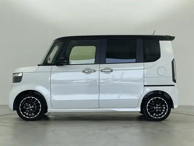 ホンダ Ｎ ＢＯＸ カスタム ターボ コーディネートS 群馬県 2024(令6)年 0.5万km プラチナホワイトパール 純正9インチナビ/AM/FM/CD/DVD/BT/AppleCarPlay/AndroidAuto/USB/フルセグTV/バックカメラ/ナビ連動ドライブレコーダー/ビルトインETC/両側パワースライドドア/D+N席シートヒーター/ホンダセンシング/・衝突軽減ブレーキ/・先行車発進お知らせ/・歩行者事故低減ステアリング/・路外逸脱抑制機能/・標識認識機能/・アダプティブクルーズコントロール/・車線維持支援システム(LKAS)/・オートハイビーム/・誤発進抑制機能/・後方誤発進抑制機能/・近距離衝突軽減ブレーキ/・パーキングセンサー/LEDヘッドライト/スマートキー/プッシュスタート