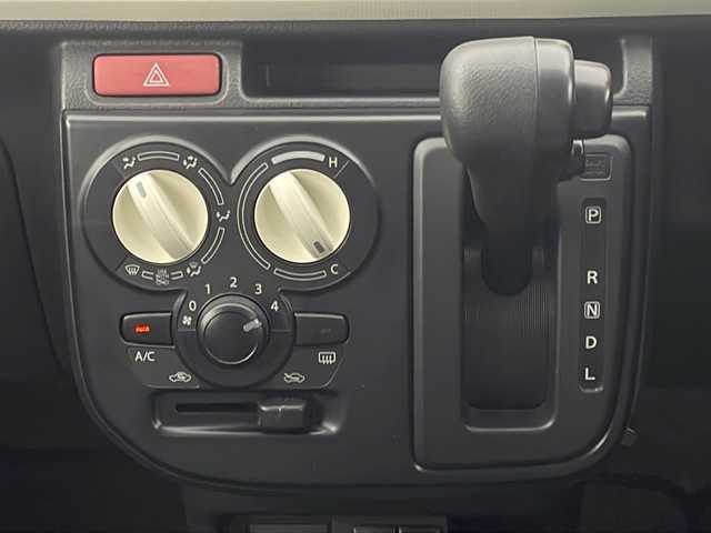 スズキ アルト L 新潟県 2016(平28)年 5.2万km スペリアホワイト 純正オーディオ/(AM/FM/CD/AUX)/運転席シートヒーター/アイドリングストップ/横滑り防止装置/純正フロアマット/ドアバイザー/リモコンキー