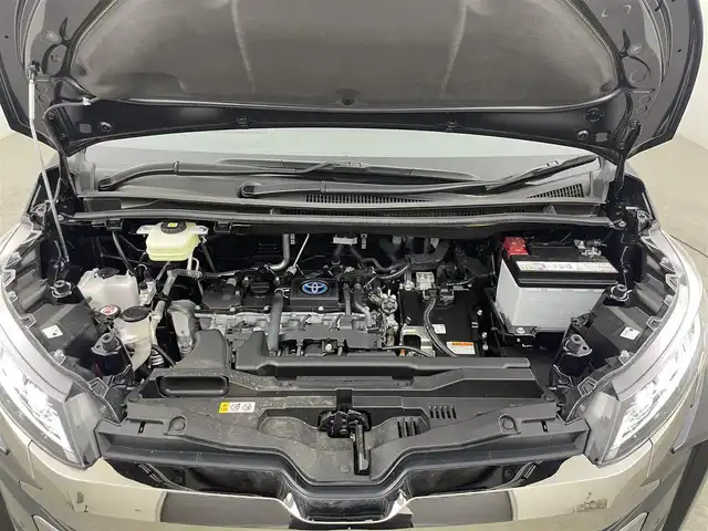 トヨタ ノア ハイブリッド S－Z 大分県 2024(令6)年 1.1万km スパークリングブラックパールクリスタルシャイン 純正10.5型ナビ/フルセグ/Bluetooth/HDMI/パノラミックビューモニター/両側パワースライドドア/ビルトインETC/パワーバックドア/ドライビングサポート/合皮ハーフレザー/運転席シートヒーター/オートLEDライト/トヨタセーフティーセンス/純正17インチAW/保証書/取扱説明書