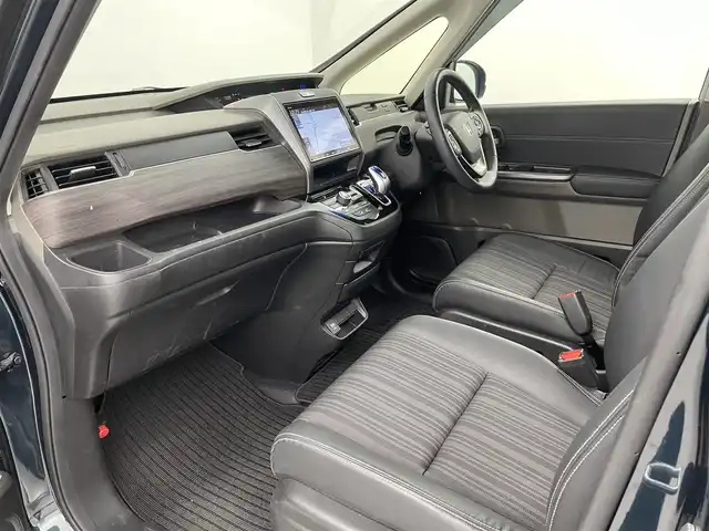 ホンダ フリード ハイブリット EX 埼玉県 2019(平31)年 5.2万km フォレストグリーンパール 純正ナビ（BT/AM/FM）/フルセグTV/バックカメラ/レーダークルーズコントロール/横滑り防止装置/レーンキープアシスト/盗難防止装置/前後コーナーセンサー/LEDヘッドライト/衝突軽減システム/両側パワースライドドア/フリップダウンモニター/純正フロアマット/ETC/前後ドライブレコーダー/スマートキー