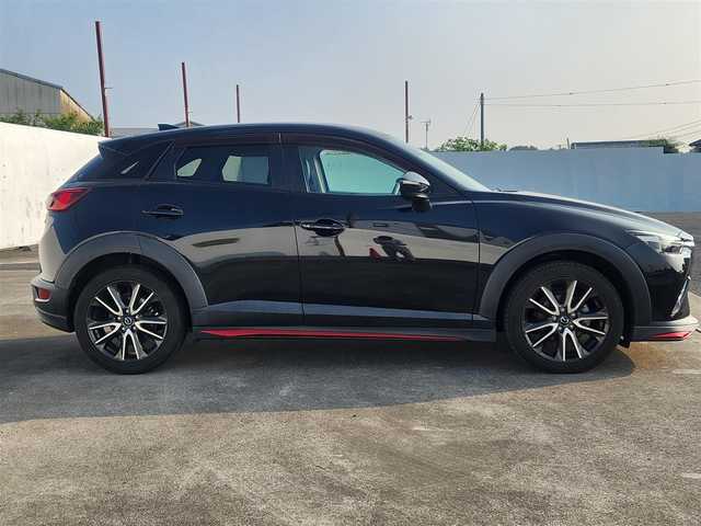 マツダ ＣＸ－３ XD ツーリング 群馬県 2015(平27)年 6.8万km ジェットブラックマイカ 〇純正ナビ/〇フルセグTV/〇バックカメラ/〇前進時スマートブレーキサポート/〇AT誤発進抑制制御/〇クルーズコントロール/〇ブラインドスポットモニタリング/〇LEDヘッドランプ/〇オートライト/〇ドライブレコーダー/〇純正18インチアルミ/〇アクティブドライビングディスプレイ/〇革巻きステアリング/〇パドルシフト/〇ステアリングスイッチ/〇レッドライン入ブラック合皮/クロスコンビシート/〇アドバンスドキーレエントリースシステム/〇禁煙車
