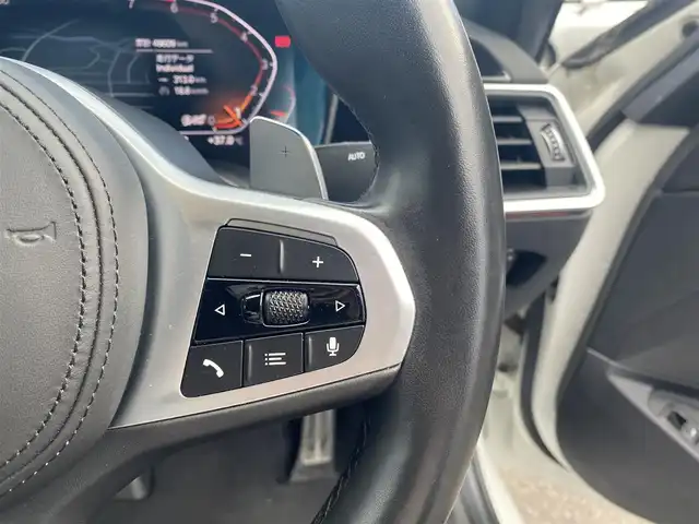 ＢＭＷ ３２０ｉ Mスポーツ 福岡県 2019(令1)年 4.9万km 白 ・サンルーフ/・アクティブクルーズコントロール/・純正HDDナビ/USB/Bluetooth/AUX/CD/・バックカメラ/・黒革シート/シートヒーター/・社外前後ドライブレコーダー/・フルセグ/・ETC/・純正19AW/・プッシュスタート/・パーキングアシスト/・アイドリングストップ/・スマートキー/・スペアキー/・電動リアゲート/・レーンキープアシスト/・オートライト/・LEDライト/・パドルシフト/・ワイヤレス充電/・保証書/・取扱説明書/・記録簿