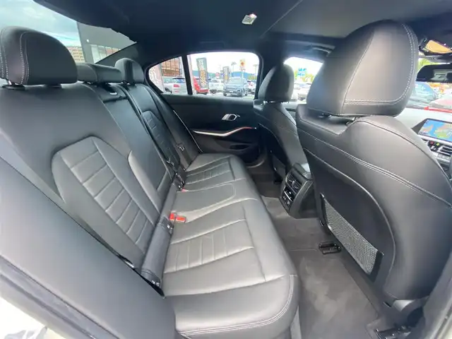 ＢＭＷ ３２０ｉ Mスポーツ 福岡県 2019(令1)年 4.9万km 白 ・サンルーフ/・アクティブクルーズコントロール/・純正HDDナビ/USB/Bluetooth/AUX/CD/・バックカメラ/・黒革シート/シートヒーター/・社外前後ドライブレコーダー/・フルセグ/・ETC/・純正19AW/・プッシュスタート/・パーキングアシスト/・アイドリングストップ/・スマートキー/・スペアキー/・電動リアゲート/・レーンキープアシスト/・オートライト/・LEDライト/・パドルシフト/・ワイヤレス充電/・保証書/・取扱説明書/・記録簿