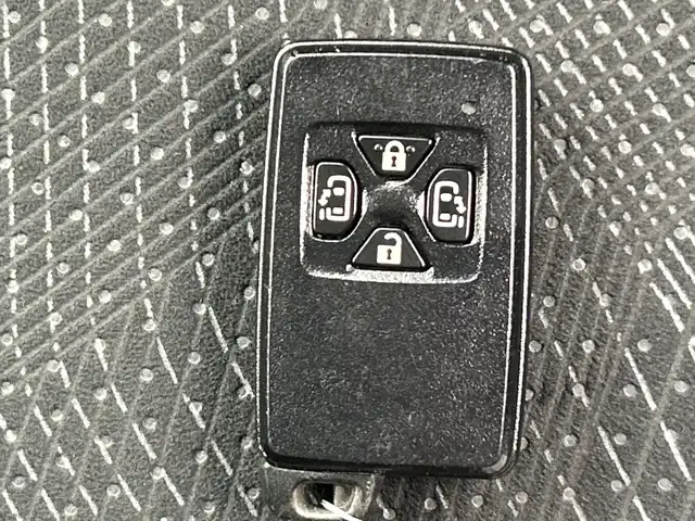 トヨタ エスティマ アエラス プレミアムエディション 愛知県 2014(平26)年 5.3万km ホワイトパールクリスタルシャイン ＡＬＰＩＮＥナビ/・Ｂｌｕｅｔｏｏｔｈ/・ＣＤ/・ＤＶＤ/・ＨＤＭＩ　/フリップダウンモニター/両側パワースライドドア/モデリスタエアロ/バックカメラ/クルコン/ABS/盗難防止装置/運転席パワーシート/ビルドインＥＴＣ/ローダウン/Ｃａｒｌｓｓｏｎアルミ/オートライト/フォグランプ/純正フロアマット/スマートキー