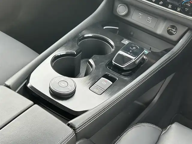 日産 エクストレイル G e－4ORCE 佐賀県 2022(令4)年 3.1万km ダイヤモンドブラック プロパイロット/プロパイロットパーキング/デジタルインナーミラー/ブラインドスポットモニター/衝突被害軽減ブレーキ/追従クルーズコントロール/側方支援/後側方支援/前後ソナー/12.3インチ日産コネクトナビ/・アラウンドビューモニター/・フルセグTV/BT/純正前後ドライブレコーダー(DH5-S）/置くだけ充電/ETC2.0/ヘッドアップディスプレイ/シートメモリー/パワーシート/シートヒーター/パワーバックドア/革巻きステアリング/ステアリングヒーター/LEDヘッドライト/フォグランプ/純正19インチAW/レーダー探知機(AR-47LA)/左右独立エアコン