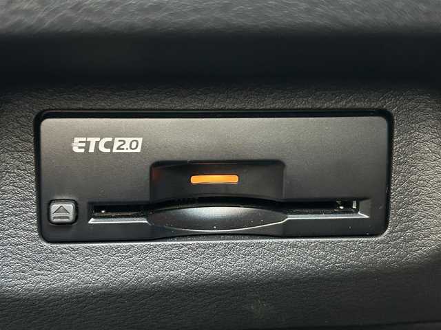 日産 エクストレイル G e－4ORCE 佐賀県 2022(令4)年 3.1万km ダイヤモンドブラック プロパイロット/プロパイロットパーキング/デジタルインナーミラー/ブラインドスポットモニター/衝突被害軽減ブレーキ/追従クルーズコントロール/側方支援/後側方支援/前後ソナー/12.3インチ日産コネクトナビ/・アラウンドビューモニター/・フルセグTV/BT/純正前後ドライブレコーダー(DH5-S）/置くだけ充電/ETC2.0/ヘッドアップディスプレイ/シートメモリー/パワーシート/シートヒーター/パワーバックドア/革巻きステアリング/ステアリングヒーター/LEDヘッドライト/フォグランプ/純正19インチAW/レーダー探知機(AR-47LA)/左右独立エアコン