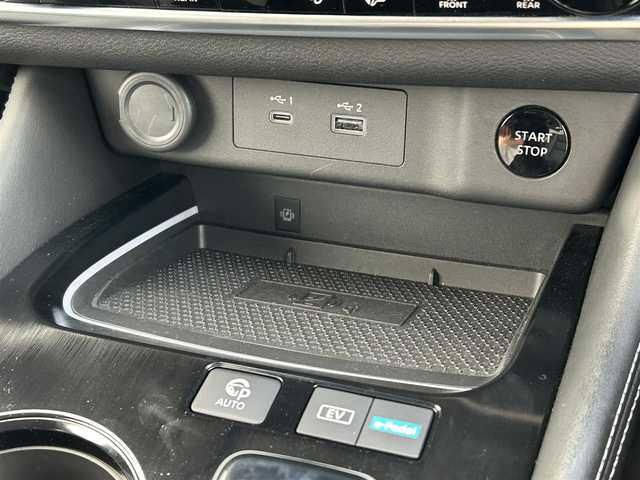 日産 エクストレイル G e－4ORCE 佐賀県 2022(令4)年 3.1万km ダイヤモンドブラック プロパイロット/プロパイロットパーキング/デジタルインナーミラー/ブラインドスポットモニター/衝突被害軽減ブレーキ/追従クルーズコントロール/側方支援/後側方支援/前後ソナー/12.3インチ日産コネクトナビ/・アラウンドビューモニター/・フルセグTV/BT/純正前後ドライブレコーダー(DH5-S）/置くだけ充電/ETC2.0/ヘッドアップディスプレイ/シートメモリー/パワーシート/シートヒーター/パワーバックドア/革巻きステアリング/ステアリングヒーター/LEDヘッドライト/フォグランプ/純正19インチAW/レーダー探知機(AR-47LA)/左右独立エアコン