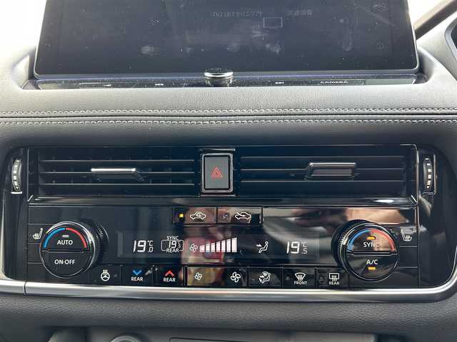 日産 エクストレイル G e－4ORCE 道央・札幌 2022(令4)年 3.1万km ダイヤモンドブラック プロパイロット/プロパイロットパーキング/デジタルインナーミラー/ブラインドスポットモニター/衝突被害軽減ブレーキ/追従クルーズコントロール/側方支援/後側方支援/前後ソナー/12.3インチ日産コネクトナビ/・アラウンドビューモニター/・フルセグTV/BT/純正前後ドライブレコーダー(DH5-S）/置くだけ充電/ETC2.0/ヘッドアップディスプレイ/シートメモリー/パワーシート/シートヒーター/パワーバックドア/革巻きステアリング/ステアリングヒーター/LEDヘッドライト/フォグランプ/純正19インチAW/レーダー探知機(AR-47LA)/左右独立エアコン