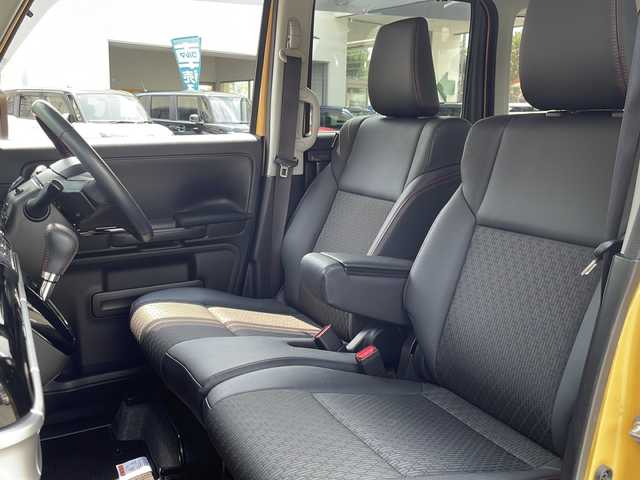 スズキ スペーシア カスタム HYBRID XS ターボ 鳥取県 2018(平30)年 2.3万km アクティブイエロー/ブラック2トーンルーフ 登録時走行距離22406km/4WD/ターボ車/ブラックルーフ/ブラックドアミラー/ブラックリアスポイラー/ワンオーナー/純正8型ナビ/CD/DVD/フルセグTV/Bluetooth/バックカメラ/セーフティサポート（予防安全技術）/デュアルセンサーブレーキサポート/両側パワースライドドア/LEDヘッドランプ/オートライト/合皮ハーフレザーシート/前席シートヒーター/パーソナルテーブル（後席左右）/パドルシフト/SRSエアバック（運転席/助手席/サイド/カーテン）/純正フロアマット/ドアバイザー/ヘッドアップディスプレイ/保証書/取説/スペアキー