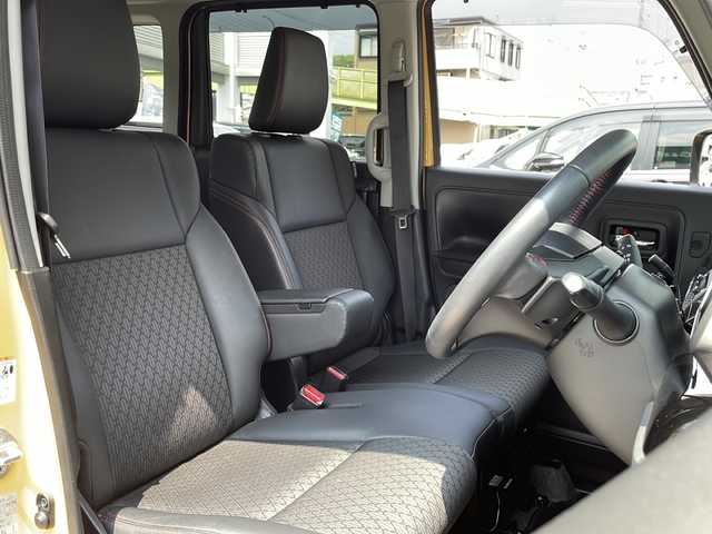 スズキ スペーシア カスタム HYBRID XS ターボ 鳥取県 2018(平30)年 2.3万km アクティブイエロー/ブラック2トーンルーフ 登録時走行距離22406km/4WD/ターボ車/ブラックルーフ/ブラックドアミラー/ブラックリアスポイラー/ワンオーナー/純正8型ナビ/CD/DVD/フルセグTV/Bluetooth/バックカメラ/セーフティサポート（予防安全技術）/デュアルセンサーブレーキサポート/両側パワースライドドア/LEDヘッドランプ/オートライト/合皮ハーフレザーシート/前席シートヒーター/パーソナルテーブル（後席左右）/パドルシフト/SRSエアバック（運転席/助手席/サイド/カーテン）/純正フロアマット/ドアバイザー/ヘッドアップディスプレイ/保証書/取説/スペアキー