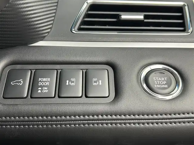 三菱 デリカＤ：５ ブラックエディション 千葉県 2025(令7)年 0.1千km 黒／グレー 禁煙車/4WD/ALPINE11型ナビ/・EX11NX/・CD/DVD/BT/フルセグ/ALPINE12.8型後席用モニター/オートクルーズコントロール/両側パワースライドドア/レザーシート/前席シートヒーター/D席パワーシート/パドルシフト/電動ステップ/ステアリングヒーター/LEDヘッドライト/オートハイビーム/ブラインドスポットモニター/パワーバックドア/保証書/スペアキー