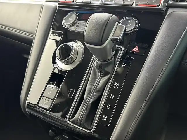 三菱 デリカＤ：５ ブラックエディション 千葉県 2025(令7)年 0.1千km 黒／グレー 禁煙車/4WD/ALPINE11型ナビ/・EX11NX/・CD/DVD/BT/フルセグ/ALPINE12.8型後席用モニター/オートクルーズコントロール/両側パワースライドドア/レザーシート/前席シートヒーター/D席パワーシート/パドルシフト/電動ステップ/ステアリングヒーター/LEDヘッドライト/オートハイビーム/ブラインドスポットモニター/パワーバックドア/保証書/スペアキー