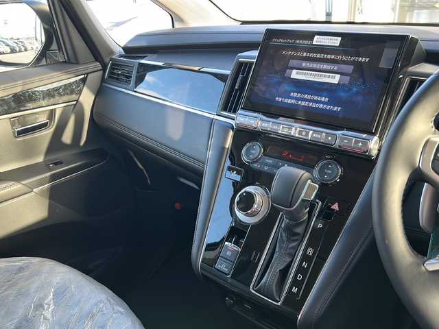 三菱 デリカＤ：５ ブラックエディション 岐阜県 2025(令7)年 0.1千km グレーⅡ 登録時走行距離10km/純正10インチナビ/フリップダウンモニター＾/フルセグTV/４WD/禁煙車/パドルシフト/レザーシート/クルーズコントロール/両側パワースライドドア/ワンオーナー/レーンキープアシスト/レザーシート/パワーシート/ステアリングヒーター/プッシュスタート/スマートキー/スペアキー/電動リアゲート/純正アルミホイール/プリクラッシュ/アイドリングストップ