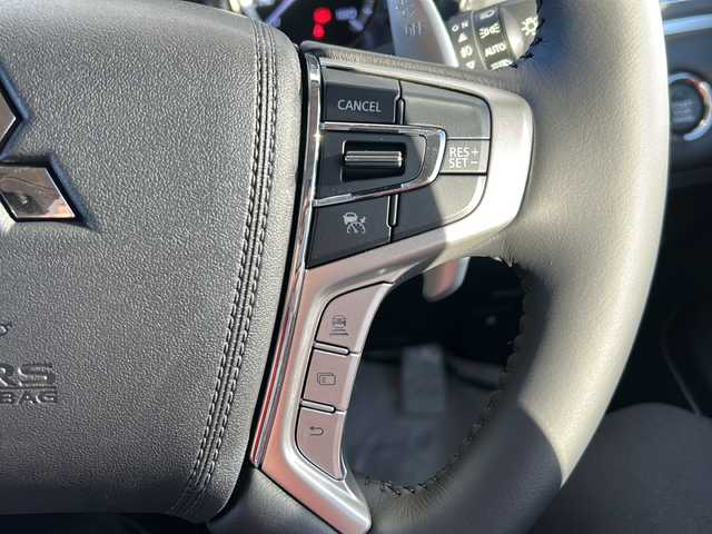 三菱 デリカＤ：５ ブラックエディション 岐阜県 2025(令7)年 0.1千km グレーⅡ 登録時走行距離10km/純正10インチナビ/フリップダウンモニター＾/フルセグTV/４WD/禁煙車/パドルシフト/レザーシート/クルーズコントロール/両側パワースライドドア/ワンオーナー/レーンキープアシスト/レザーシート/パワーシート/ステアリングヒーター/プッシュスタート/スマートキー/スペアキー/電動リアゲート/純正アルミホイール/プリクラッシュ/アイドリングストップ