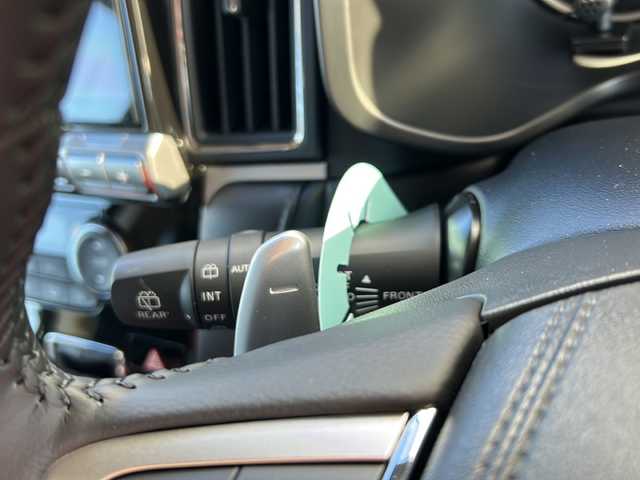 三菱 デリカＤ：５ ブラックエディション 岐阜県 2025(令7)年 0.1千km グレーⅡ 登録時走行距離10km/純正10インチナビ/フリップダウンモニター＾/フルセグTV/４WD/禁煙車/パドルシフト/レザーシート/クルーズコントロール/両側パワースライドドア/ワンオーナー/レーンキープアシスト/レザーシート/パワーシート/ステアリングヒーター/プッシュスタート/スマートキー/スペアキー/電動リアゲート/純正アルミホイール/プリクラッシュ/アイドリングストップ