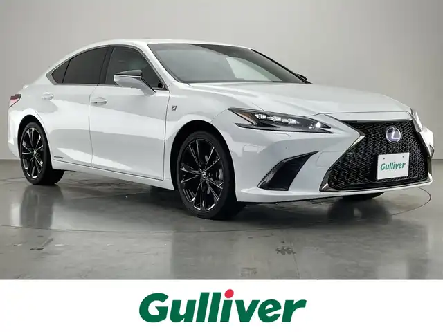 レクサス ＥＳ 300h Fスポーツ 愛知県 2021(令3)年 1.5万km ホワイトノーヴァガラスフレーク ムーンルーフ　全方位カメラ　黒革　禁煙車　メーカーナビ　フルセグＴＶ　ＤＶＤ　シートヒーター　ハンドルヒーター　エアシート　純正ドラレコ　ＢＳＭ　レクサスセーフティ＋　衝突軽減　追従クルコン　三眼ＬＥＤ