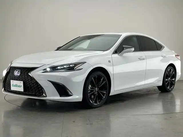 レクサス ＥＳ 300h Fスポーツ 愛知県 2021(令3)年 1.5万km ホワイトノーヴァガラスフレーク ムーンルーフ　全方位カメラ　黒革　禁煙車　メーカーナビ　フルセグＴＶ　ＤＶＤ　シートヒーター　ハンドルヒーター　エアシート　純正ドラレコ　ＢＳＭ　レクサスセーフティ＋　衝突軽減　追従クルコン　三眼ＬＥＤ