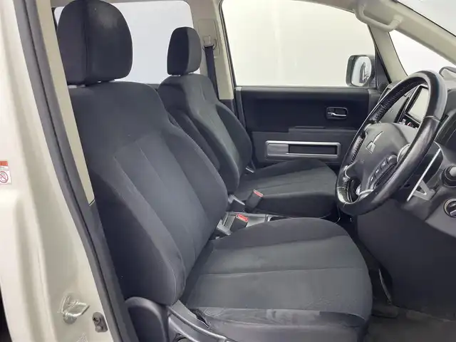 三菱 デリカＤ：５ G－Power package 富山県 2015(平27)年 5万km ウォームホワイトP/クールシルバー 純正ナビ（AM/FM/DVD/BT/フルセグ）/バックカメラ/ETC/両側パワースライドドア/クルーズコントロール/横滑り防止装置/社外フロアマット/純正アルミホイール/オートキセノンライト/フォグライト/革巻きステアリング/ステアリングスイッチ/パドルシフト/スマートキー/スペアキー