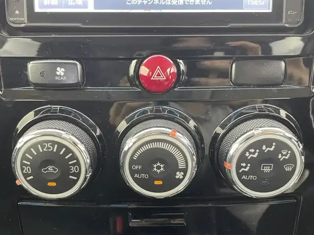 三菱 デリカＤ：５ G－Power package 富山県 2015(平27)年 5万km ウォームホワイトP/クールシルバー 純正ナビ（AM/FM/DVD/BT/フルセグ）/バックカメラ/ETC/両側パワースライドドア/クルーズコントロール/横滑り防止装置/社外フロアマット/純正アルミホイール/オートキセノンライト/フォグライト/革巻きステアリング/ステアリングスイッチ/パドルシフト/スマートキー/スペアキー