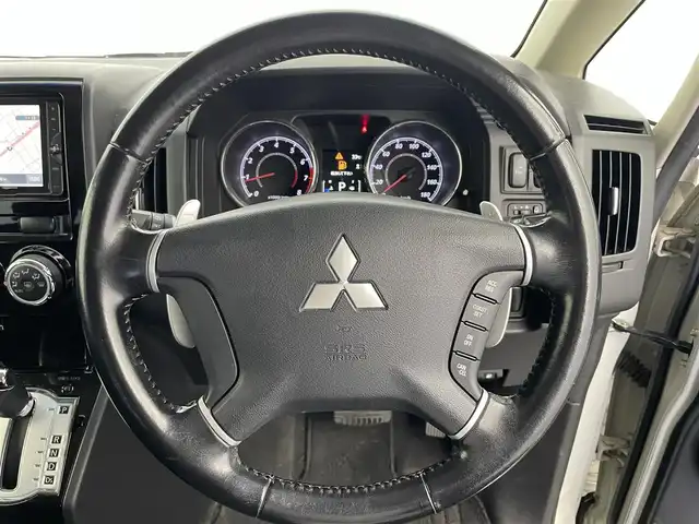 三菱 デリカＤ：５ G－Power package 富山県 2015(平27)年 5万km ウォームホワイトP/クールシルバー 純正ナビ（AM/FM/DVD/BT/フルセグ）/バックカメラ/ETC/両側パワースライドドア/クルーズコントロール/横滑り防止装置/社外フロアマット/純正アルミホイール/オートキセノンライト/フォグライト/革巻きステアリング/ステアリングスイッチ/パドルシフト/スマートキー/スペアキー