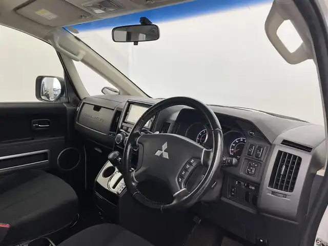 三菱 デリカＤ：５ G－Power package 富山県 2015(平27)年 5万km ウォームホワイトP/クールシルバー 純正ナビ（AM/FM/DVD/BT/フルセグ）/バックカメラ/ETC/両側パワースライドドア/クルーズコントロール/横滑り防止装置/社外フロアマット/純正アルミホイール/オートキセノンライト/フォグライト/革巻きステアリング/ステアリングスイッチ/パドルシフト/スマートキー/スペアキー