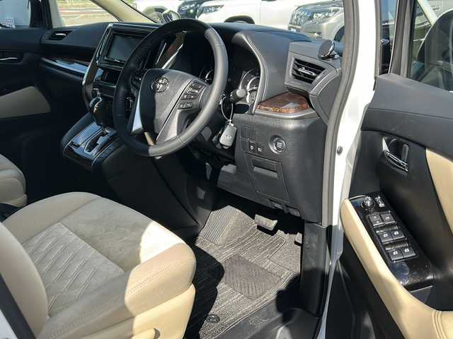 トヨタ アルファード X 秋田県 2020(令2)年 4.3万km ホワイトパールクリスタルシャイン 社外SDナビ/Bluetooth、CD/DVD、フルセグTV/バックカメラ/ETC/ドライブレコーダー/レーダークルーズコントロール/片側パワースライドドア/モデリスタエアロパーツ（F・S・R）/社外16インチAW/社外ダウンサス/ドアバイザー/4WD/スペアキー