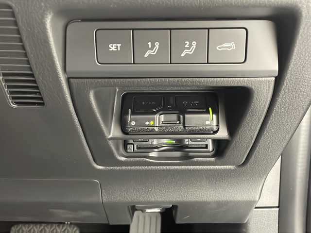 マツダ ＣＸ－３０ 20S Lパッケージ 沖縄県 2020(令2)年 3.6万km ディープクリスタルブルーマイカ 純正ナビ/（フルセグＴＶ　ＣＤ　ＤＶＤ　Ｂｌｕｅｔｏｏｔ）　/バックカメラ　/ＥＴＣ　/パワーシート　/スマートキー　/シートヒーター　/クルーズコントロール　/シートヒーター　/パワーバックドア　/ＬＥＤヘッドライト/ステアリングヒーター/クルーズコントロール/純正アルミホイール
