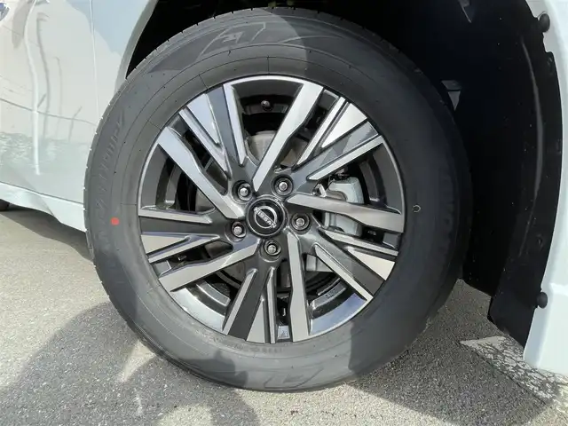 日産 セレナ e－パワー ハイウェイスター V 東京都 2025(令7)年 0.1千km プリズムホワイト 登録済未使用車/純正12.3型ナビ/純正11型天吊モニター/TV/インテリジェントルームミラー/プロパイロット/アラウンドビューモニター/ハンズフリーオートスライドドア/ETC2.0/前後ドライブレコーダー