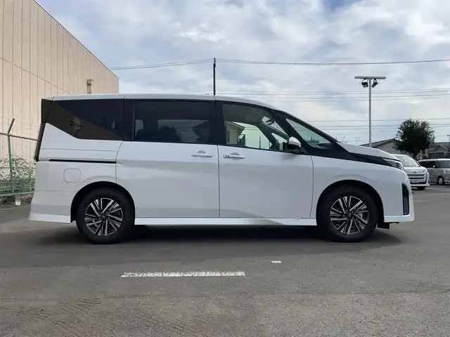 日産 セレナ e－パワー ハイウェイスター V 東京都 2025(令7)年 0.1千km プリズムホワイト 登録済未使用車/純正12.3型ナビ/純正11型天吊モニター/TV/インテリジェントルームミラー/プロパイロット/アラウンドビューモニター/ハンズフリーオートスライドドア/ETC2.0/前後ドライブレコーダー