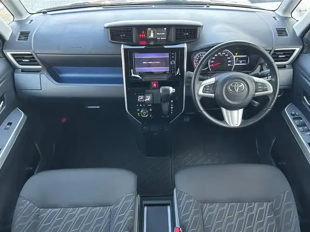 トヨタ ルーミー カスタムG－T 滋賀県 2017(平29)年 6.6万km ブラックマイカメタリック 両側パワースライドドア/社外7インチナビ【CN-RX04WD】/(AM/FM/CD/DVD/Blu-ray/フルセグ/Bluetooth)/バックカメラ/ETC/トヨタセーフティセンス/・踏み間違い防止アシスト/・ブレーキアシスト/・プリクラッシュブレーキアシスト/・ヒルスタート（坂道発進）アシスト/・後側方衝突防止支援システム/・TCS（トラクションコントロールシステム）/・VDC（ビークルダイナミクスコントロール）/・レーンキープアシスト/・ASCD（オートスピードコントロール装置）/・ABS（アンチロックブレーキシステム）/・バックビューモニター/電動格納ミラー/ステアリングスイッチ/オートライト/LEDヘッドライト/フロントフォグ/フルオートエアコン/プッシュスタート/スマートキー/純正フロアマット