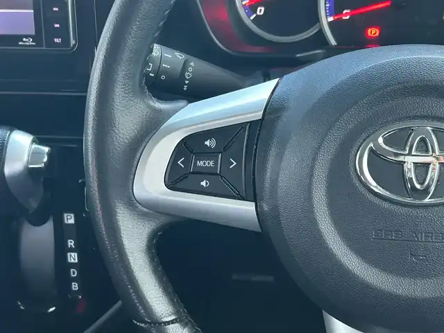 トヨタ ルーミー カスタムG－T 滋賀県 2017(平29)年 6.6万km ブラックマイカメタリック 両側パワースライドドア/社外7インチナビ【CN-RX04WD】/(AM/FM/CD/DVD/Blu-ray/フルセグ/Bluetooth)/バックカメラ/ETC/トヨタセーフティセンス/・踏み間違い防止アシスト/・ブレーキアシスト/・プリクラッシュブレーキアシスト/・ヒルスタート（坂道発進）アシスト/・後側方衝突防止支援システム/・TCS（トラクションコントロールシステム）/・VDC（ビークルダイナミクスコントロール）/・レーンキープアシスト/・ASCD（オートスピードコントロール装置）/・ABS（アンチロックブレーキシステム）/・バックビューモニター/電動格納ミラー/ステアリングスイッチ/オートライト/LEDヘッドライト/フロントフォグ/フルオートエアコン/プッシュスタート/スマートキー/純正フロアマット