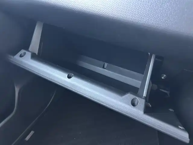 トヨタ ルーミー カスタムG－T 滋賀県 2017(平29)年 6.6万km ブラックマイカメタリック 両側パワースライドドア/社外7インチナビ【CN-RX04WD】/(AM/FM/CD/DVD/Blu-ray/フルセグ/Bluetooth)/バックカメラ/ETC/トヨタセーフティセンス/・踏み間違い防止アシスト/・ブレーキアシスト/・プリクラッシュブレーキアシスト/・ヒルスタート（坂道発進）アシスト/・後側方衝突防止支援システム/・TCS（トラクションコントロールシステム）/・VDC（ビークルダイナミクスコントロール）/・レーンキープアシスト/・ASCD（オートスピードコントロール装置）/・ABS（アンチロックブレーキシステム）/・バックビューモニター/電動格納ミラー/ステアリングスイッチ/オートライト/LEDヘッドライト/フロントフォグ/フルオートエアコン/プッシュスタート/スマートキー/純正フロアマット