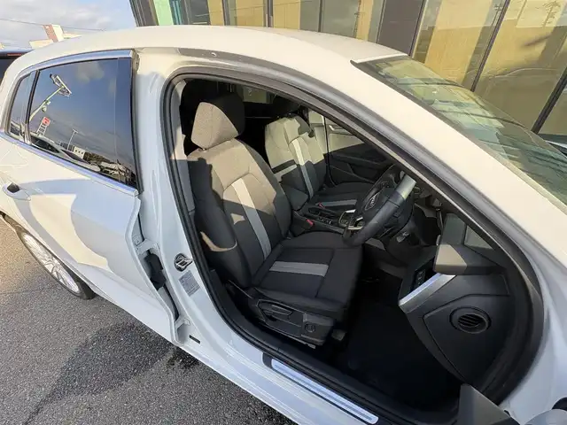 アウディ アウディ Ａ３ SB 30TFSI アドバンスド 石川県 2022(令4)年 2.2万km パール 衝突軽減ブレーキ/アダプティブクルーズコントロール/純正ナビ/フルセグTV/AppleCarPlay/バックカメラ/クリアランスソナー/LEDヘッドライト/オートハイビーム/アイドリングストップ/ETC/フォグランプ/シートヒーター