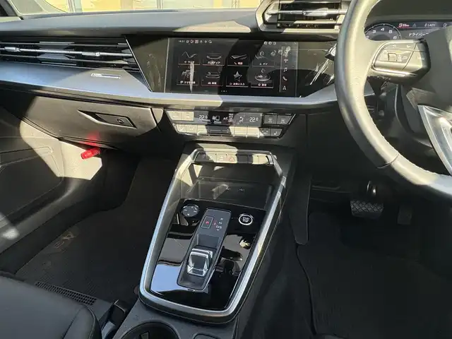アウディ アウディ Ａ３ SB 30TFSI アドバンスド 石川県 2022(令4)年 2.2万km パール 衝突軽減ブレーキ/アダプティブクルーズコントロール/純正ナビ/フルセグTV/AppleCarPlay/バックカメラ/クリアランスソナー/LEDヘッドライト/オートハイビーム/アイドリングストップ/ETC/フォグランプ/シートヒーター