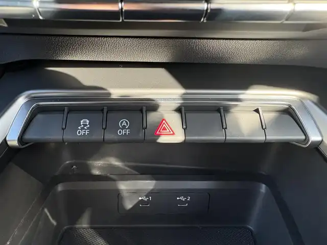 アウディ アウディ Ａ３ SB 30TFSI アドバンスド 石川県 2022(令4)年 2.2万km パール 衝突軽減ブレーキ/アダプティブクルーズコントロール/純正ナビ/フルセグTV/AppleCarPlay/バックカメラ/クリアランスソナー/LEDヘッドライト/オートハイビーム/アイドリングストップ/ETC/フォグランプ/シートヒーター