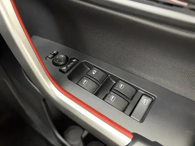 トヨタ ライズ G 愛知県 2024(令6)年 1.6万km ブラックマイカメタリック 純正Dオーディオ/バックカメラ/プリクラッシュセーフティシステム/純正15インチアルミホイール/LEDヘッドライト/フルセグTV/スマートキー/プッシュスタート/電動格納ミラー/ETC/Bluetooth/MTモード付