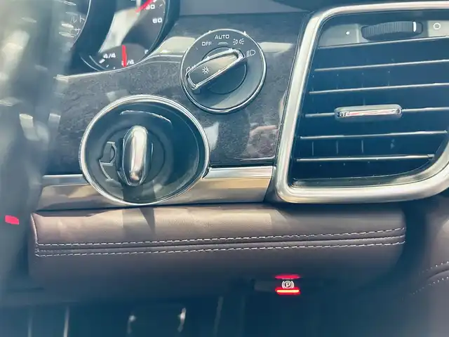 ポルシェ パナメーラ S 大阪府 2014(平26)年 5.6万km 黒 スポーツクロノP/ワンオーナー/社外ナビ/TV/360度カメラ/BOSEサウンド/純正19インチAW/HIDヘッドライト/クルコン/クリアランスソナー/電動リアゲート/レザーシート/メモリ付きパワーシート/エアシートヒーター/ドアイージークローザー/ETC/レーダー探知機