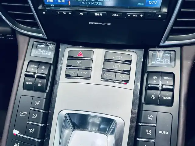 ポルシェ パナメーラ S 大阪府 2014(平26)年 5.6万km 黒 スポーツクロノP/ワンオーナー/社外ナビ/TV/360度カメラ/BOSEサウンド/純正19インチAW/HIDヘッドライト/クルコン/クリアランスソナー/電動リアゲート/レザーシート/メモリ付きパワーシート/エアシートヒーター/ドアイージークローザー/ETC/レーダー探知機