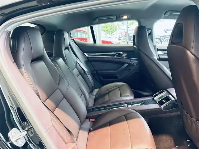 ポルシェ パナメーラ S 大阪府 2014(平26)年 5.6万km 黒 スポーツクロノP/ワンオーナー/社外ナビ/TV/360度カメラ/BOSEサウンド/純正19インチAW/HIDヘッドライト/クルコン/クリアランスソナー/電動リアゲート/レザーシート/メモリ付きパワーシート/エアシートヒーター/ドアイージークローザー/ETC/レーダー探知機