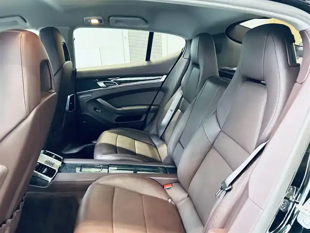 ポルシェ パナメーラ S 大阪府 2014(平26)年 5.6万km 黒 スポーツクロノP/ワンオーナー/社外ナビ/TV/360度カメラ/BOSEサウンド/純正19インチAW/HIDヘッドライト/クルコン/クリアランスソナー/電動リアゲート/レザーシート/メモリ付きパワーシート/エアシートヒーター/ドアイージークローザー/ETC/レーダー探知機