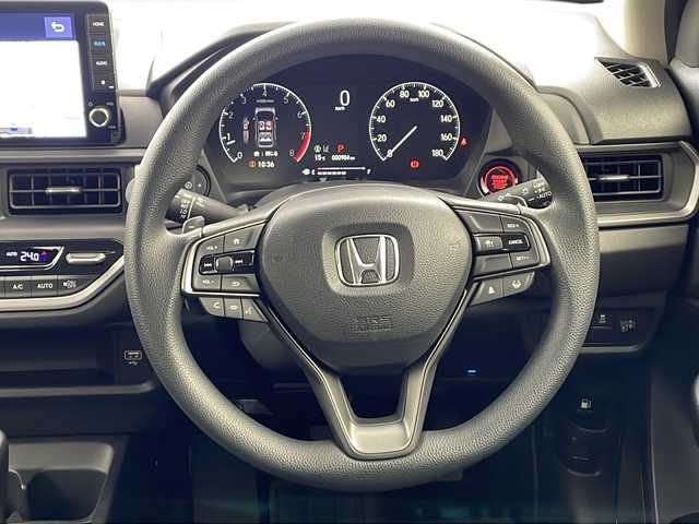 ホンダ ＷＲ－Ｖ X 兵庫県 2025(令7)年 0.1万km プラチナホワイトパール ・純正9インチナビ/・バックカメラ/・ビルトインETC/・Apple Car play/・Android Auto/・USB・ipod・BT/・フルセグTV/・デジタルインナーミラー（ドラレコ付き）/・パドルシフト/・衝突軽減ブレーキ（CMBS）/・先行車発進お知らせ機能/・歩行者事故低減ステアリング/・路外逸脱抑制機能/・標識認識機能/・アダプティブクルーズコントロール（ACC）/・車線維持支援システム（LKAS）/・誤発進抑制機能/・後方誤発進抑制機能/・近距離衝突軽減ブレーキ/・急アクセル抑制機能/・パーキングセンサーシステム/・オートハイビーム/・Honda SENSING/・レーダークルーズコントロール/・スマートキー/・電動格納ミラー/・社外アルミホイール/・LEDライト/・オートマチックハイビーム/・オートライト/・カーテンエアバック/・純正フロアマット