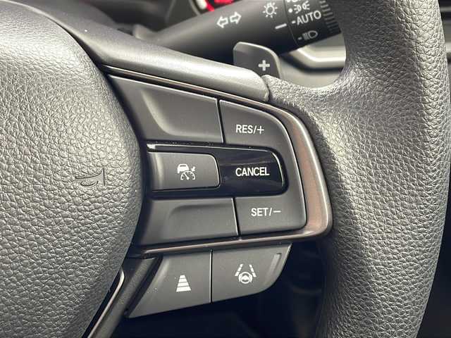 ホンダ ＷＲ－Ｖ X 兵庫県 2025(令7)年 0.1万km プラチナホワイトパール ・純正9インチナビ/・バックカメラ/・ビルトインETC/・Apple Car play/・Android Auto/・USB・ipod・BT/・フルセグTV/・デジタルインナーミラー（ドラレコ付き）/・パドルシフト/・衝突軽減ブレーキ（CMBS）/・先行車発進お知らせ機能/・歩行者事故低減ステアリング/・路外逸脱抑制機能/・標識認識機能/・アダプティブクルーズコントロール（ACC）/・車線維持支援システム（LKAS）/・誤発進抑制機能/・後方誤発進抑制機能/・近距離衝突軽減ブレーキ/・急アクセル抑制機能/・パーキングセンサーシステム/・オートハイビーム/・Honda SENSING/・レーダークルーズコントロール/・スマートキー/・電動格納ミラー/・社外アルミホイール/・LEDライト/・オートマチックハイビーム/・オートライト/・カーテンエアバック/・純正フロアマット